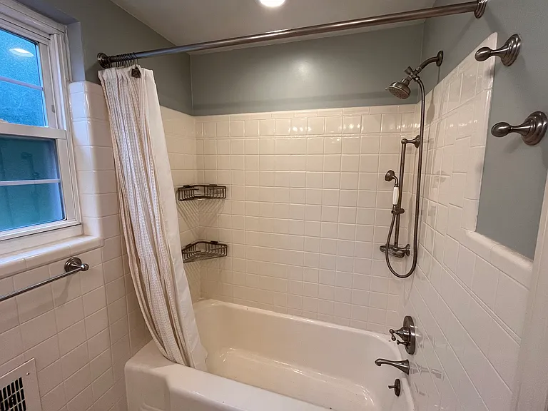 162 Mayfair Dr — Photo 38