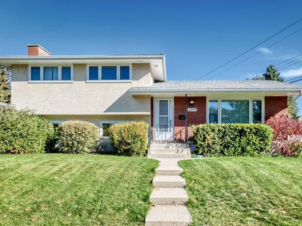 10424 W 2nd St SE, Calgary, AB T2J 0W4