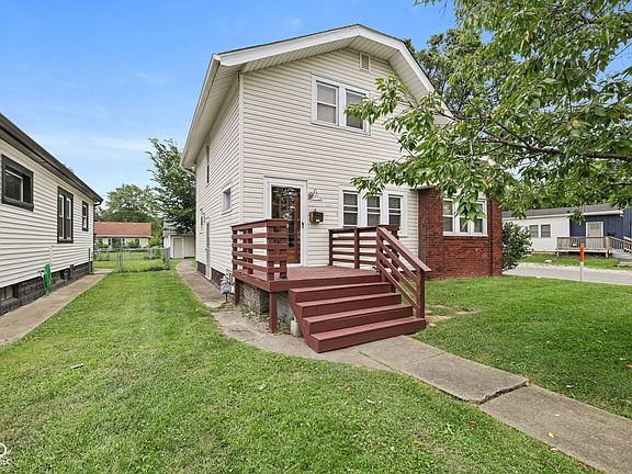 3rd image of 701 N Bradley Ave