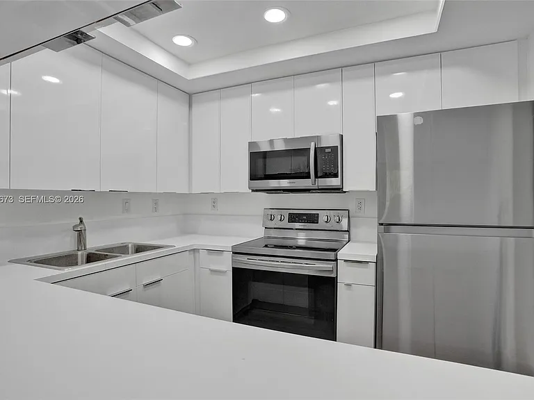 9725 NW 52nd St #406 — Photo 5