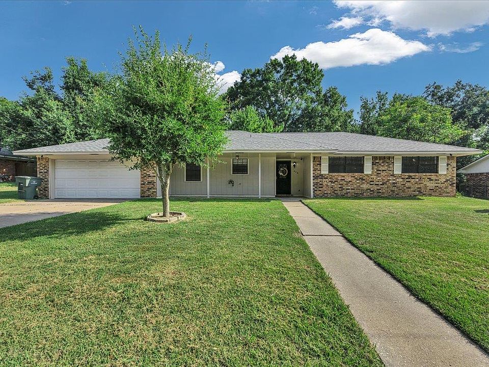 1st image of 426 Willow Oak St
