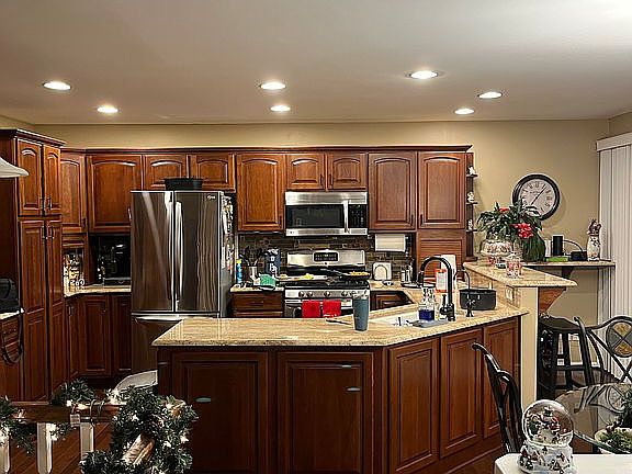 5th image of 1392 Ludean Dr