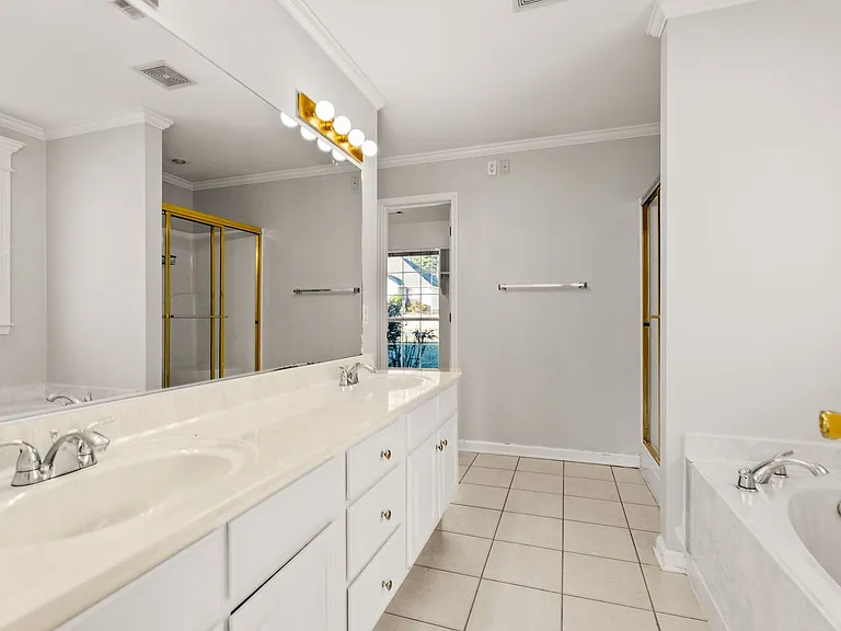 12711 Misty Creek Dr — Photo 24