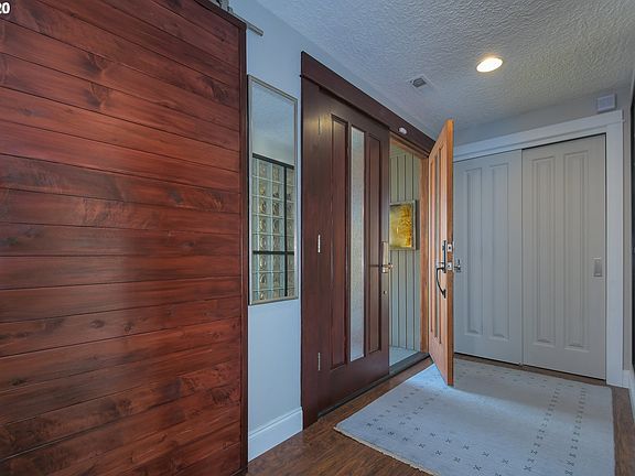 4th image of 1101 NE 133rd Cir