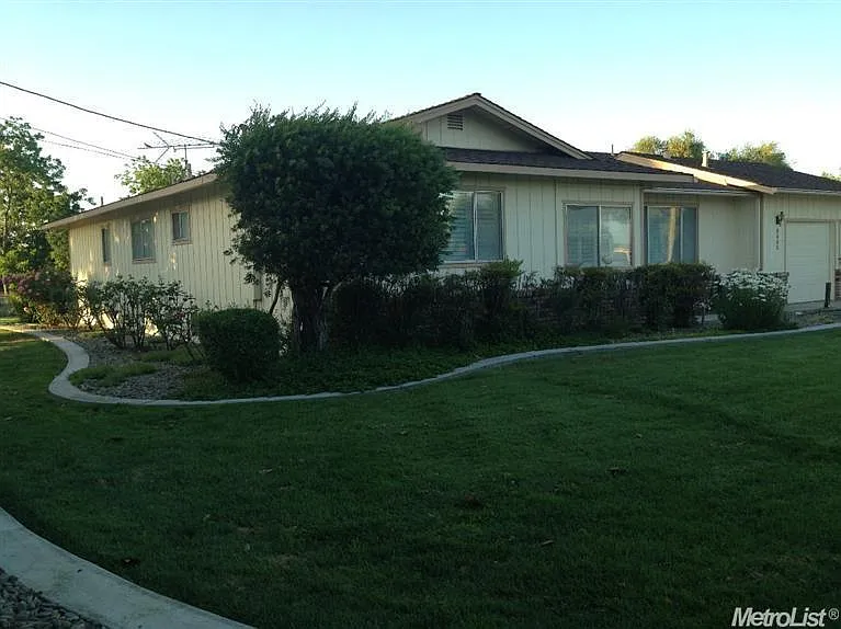 6335 Northland Rd photo 1