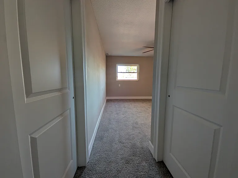 5523 Venetian Blvd NE — Photo 14