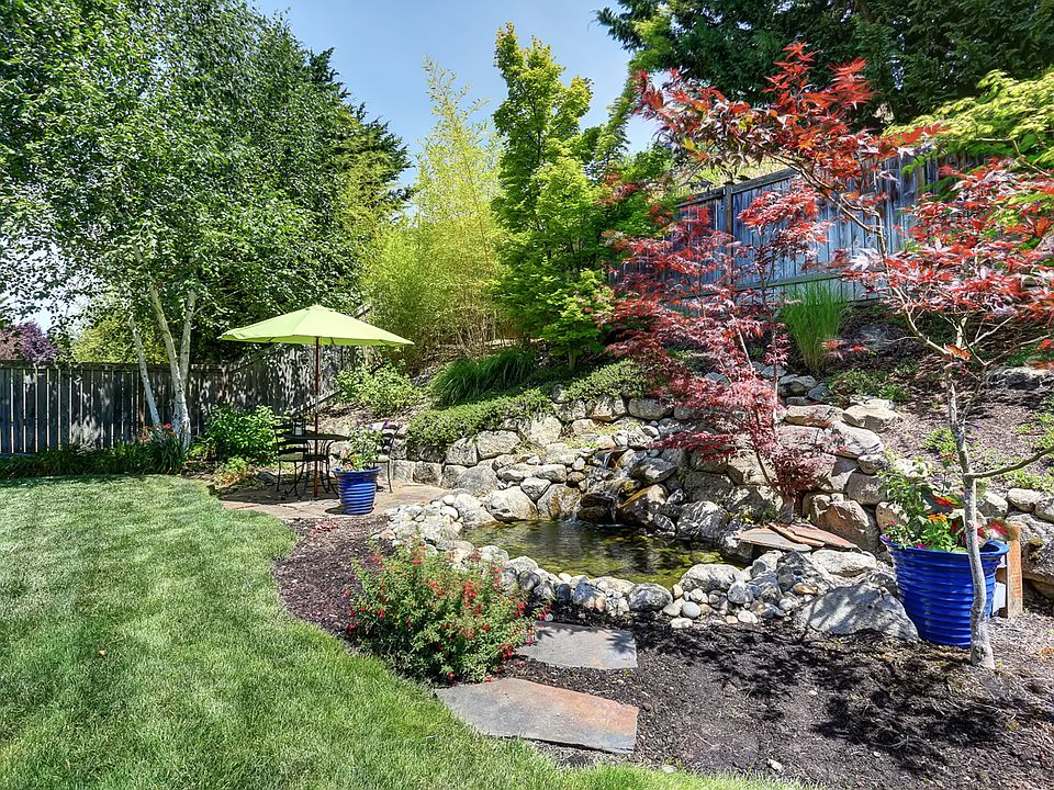 2nd image of 3701 Spyglass Dr NE