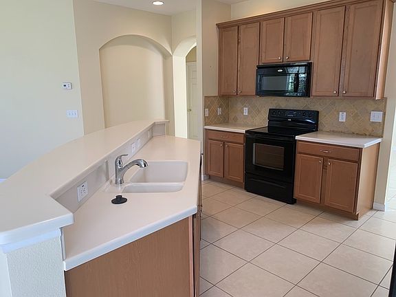 5th image of 8641 Bradleys Landing St