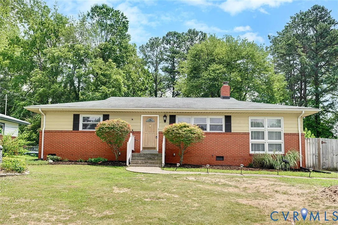 3 bed, 2.0 bath, 1600 sqft, $2,100 — Photo 1