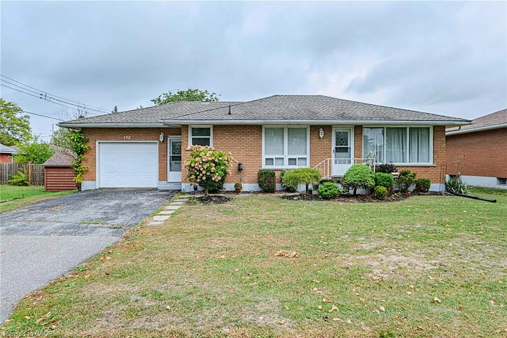 195 Connaught Ave photo 1