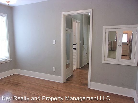 5th image of 424 NW 24th St #3690577