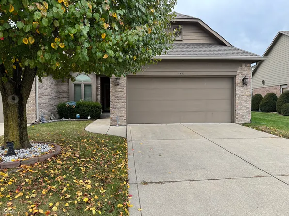 673 Brook Dr, Greenwood, IN 46143