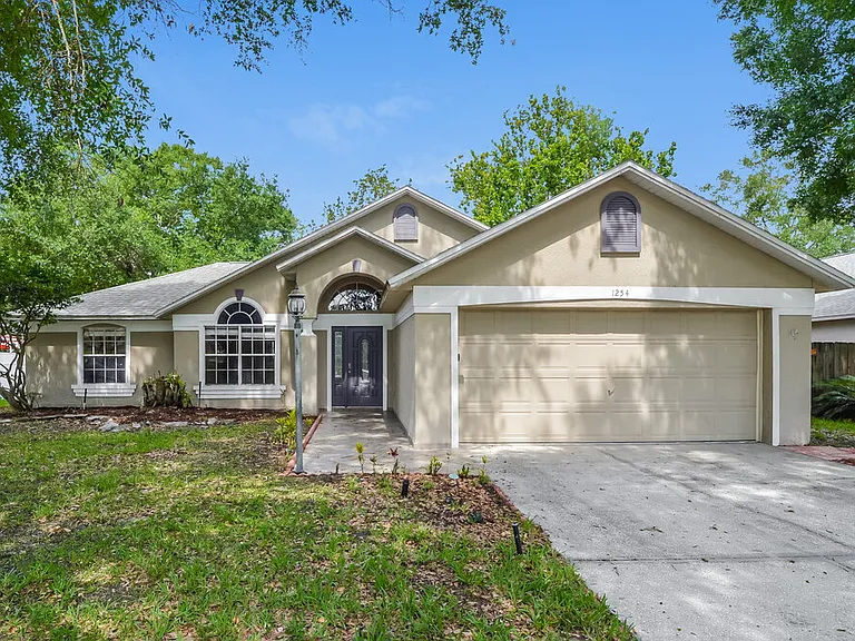 1254 Countrywind Dr — Photo 1