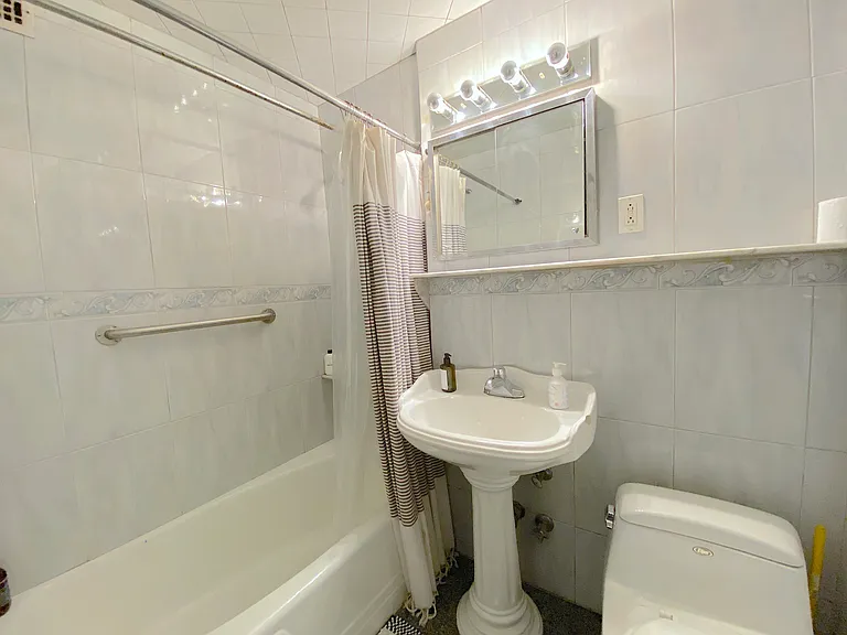 50 Bayard St #3H — Photo 7