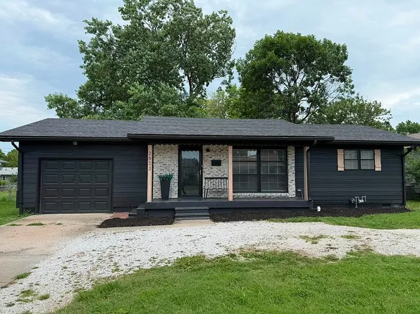 2823 Connecticut Ave, Joplin, MO 64804