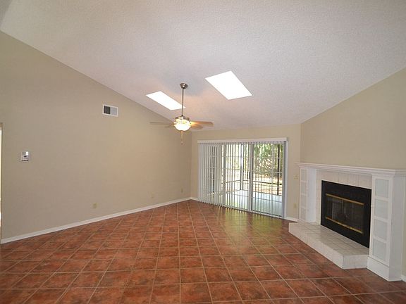 3rd image of 8045 Dickie Dr