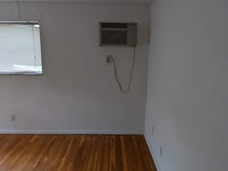 Stein Apartments — Photo 28