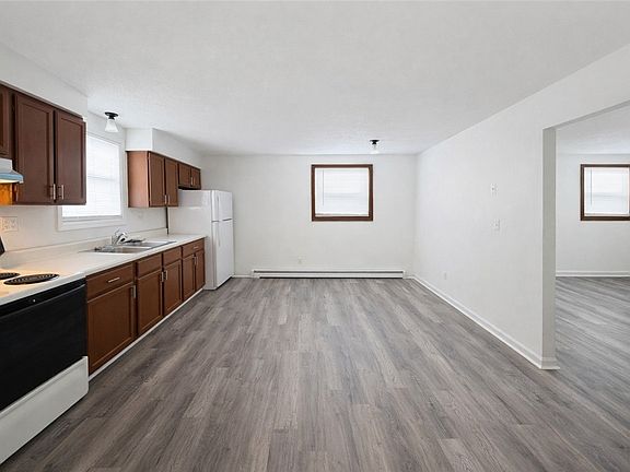 4th image of 121 Warner St
