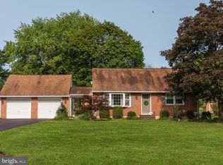 1419 County Line Rd, Gilbertsville, PA 19525