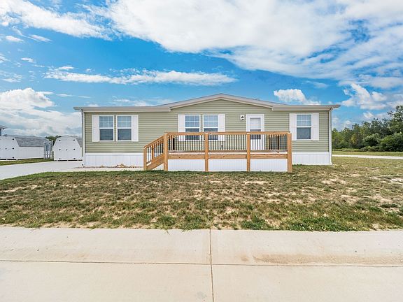 Exterior Image-21-Clayton C202 Camelot Village