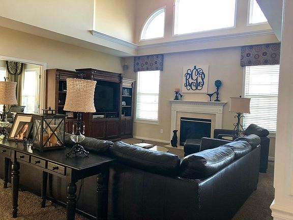 5th image of 1009 Westchester Way