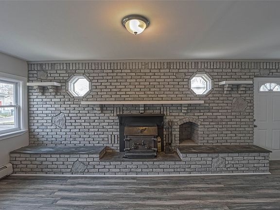 5th image of 48 Robinwood Dr