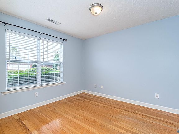 3rd image of 5213 Frankford Dr SE