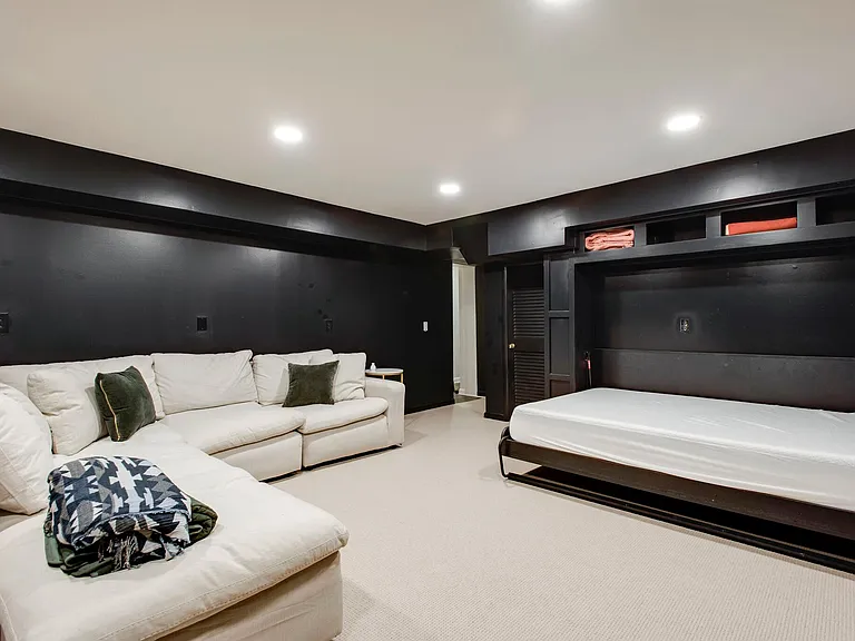 1745 Kingsbury Dr — Photo 41