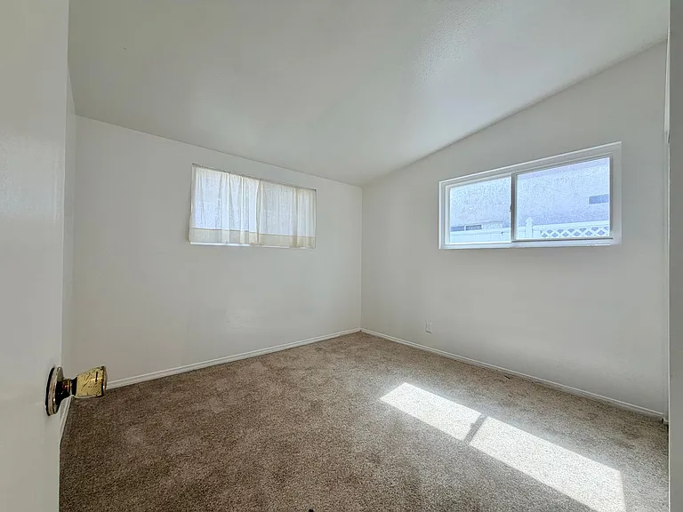 244 Rossmore Dr — Photo 5