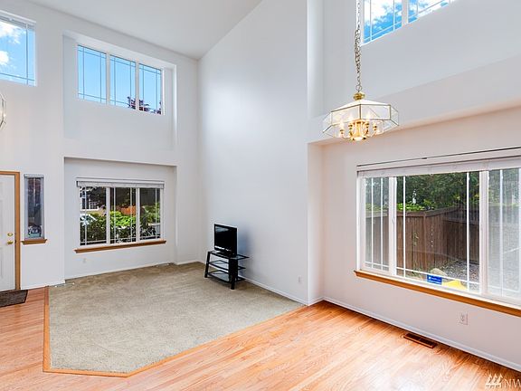 5th image of 8924 181st St E