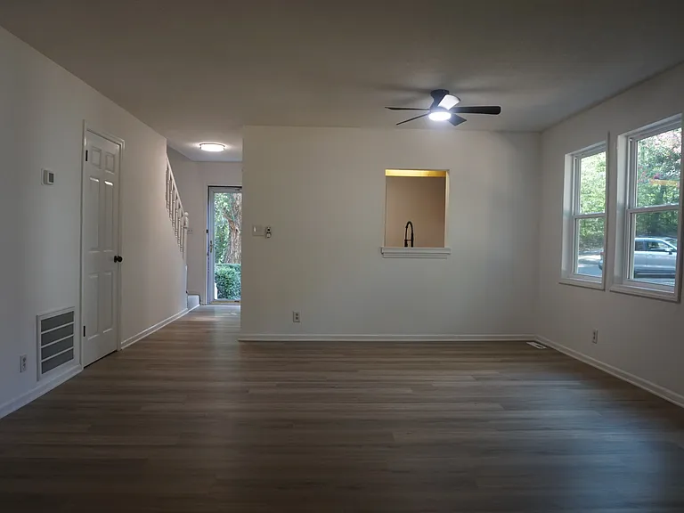 390 Micasa Dr — Photo 5