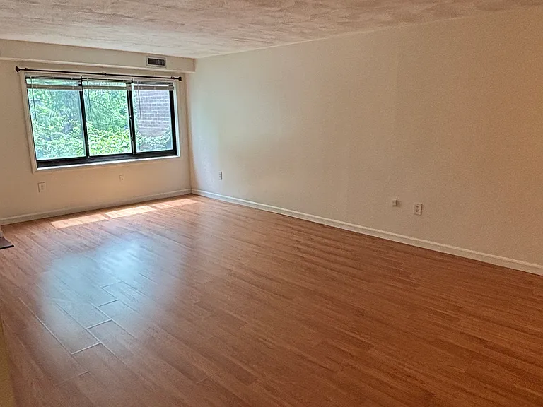 2130 Massachusetts Ave #2D — Photo 7