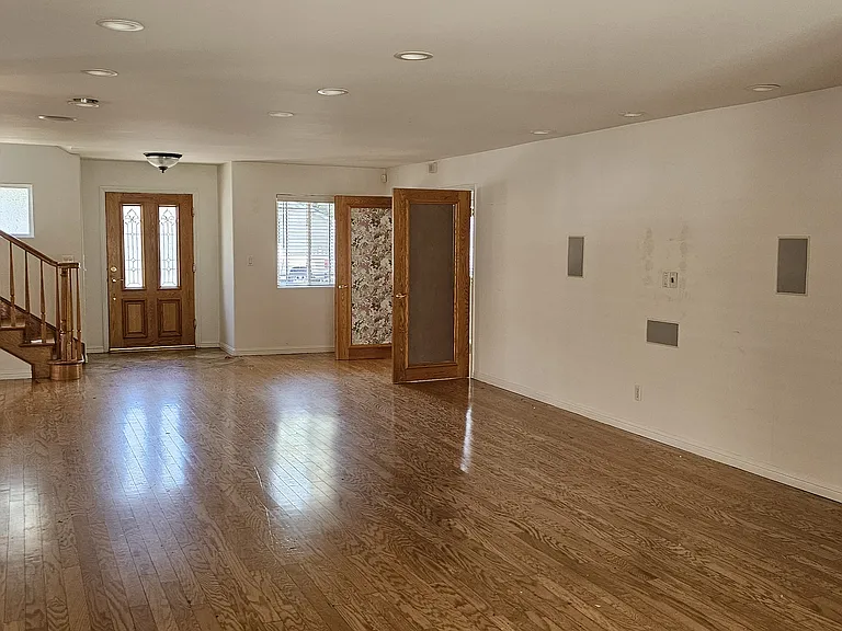 4537 Mammoth Ave — Photo 17