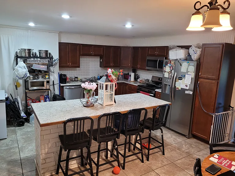 520 College St #A — Photo 6