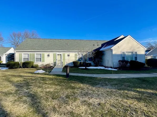 368 New Bedford Ln #A, Monroe Township, NJ 08831