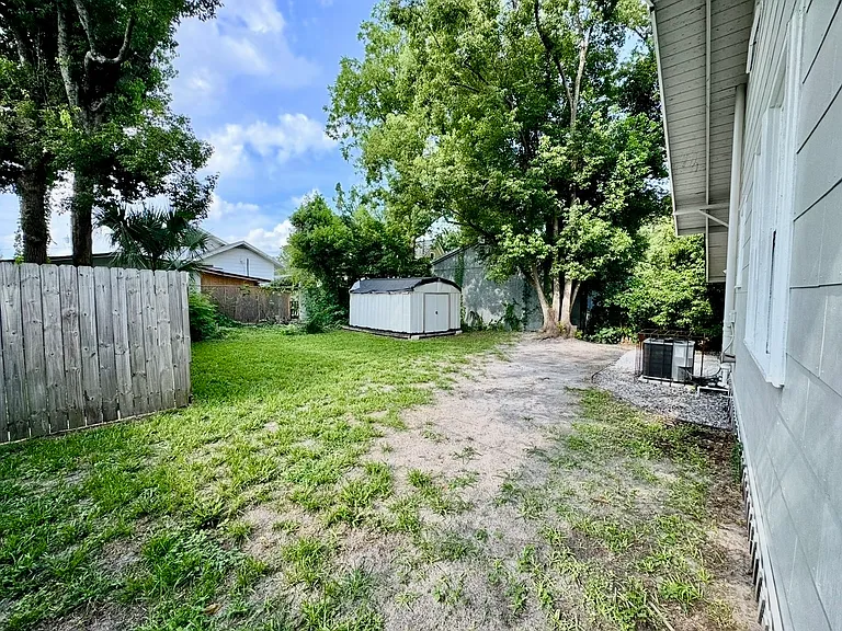 2923 Rosselle St — Photo 32