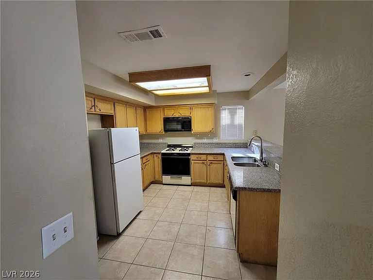 253 Buckskin St — Photo 12