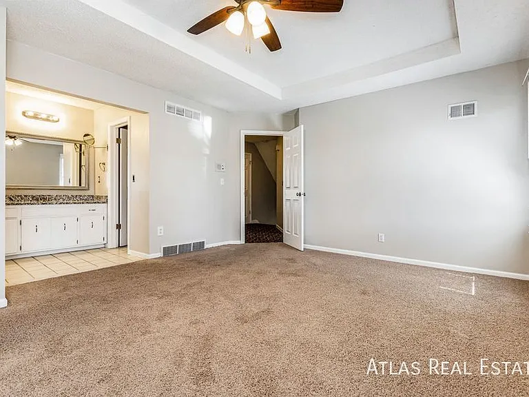 1009 NE 99th St — Photo 17