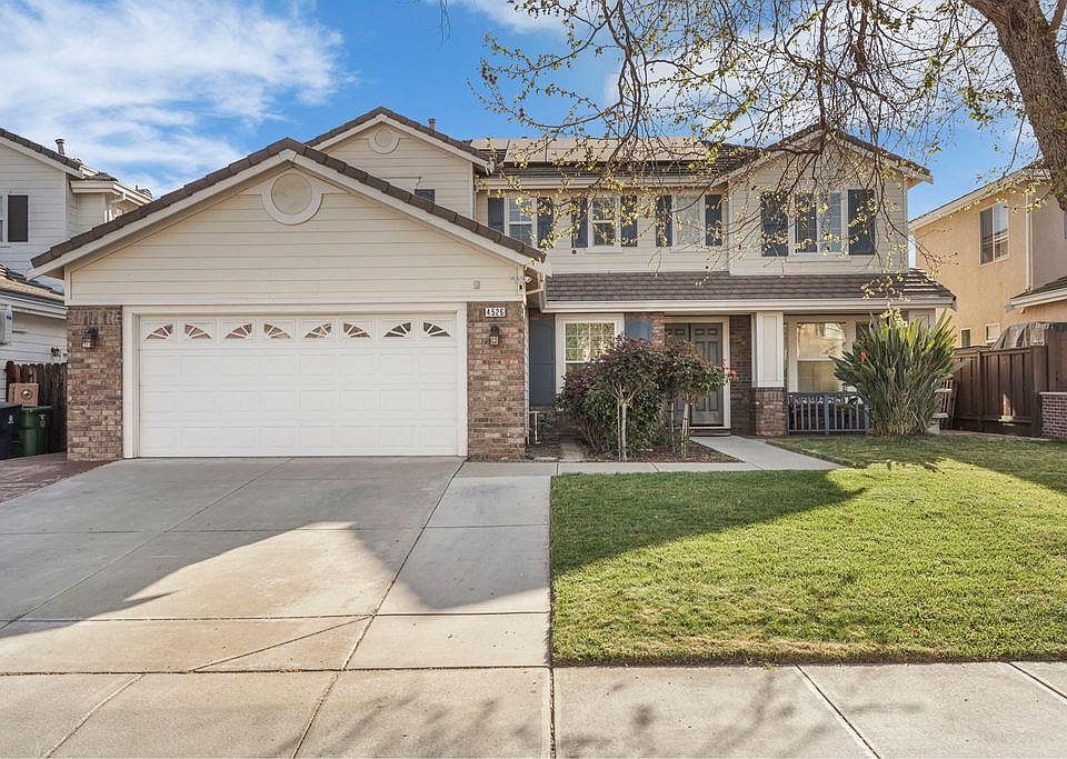 1st image of 4526 Oakridge Dr