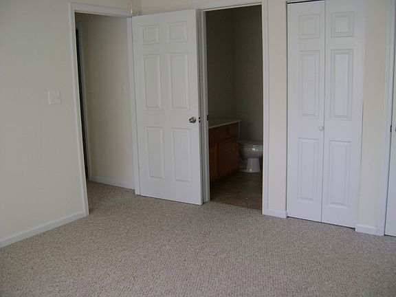3rd image of 3825 Galantis Dr APT C