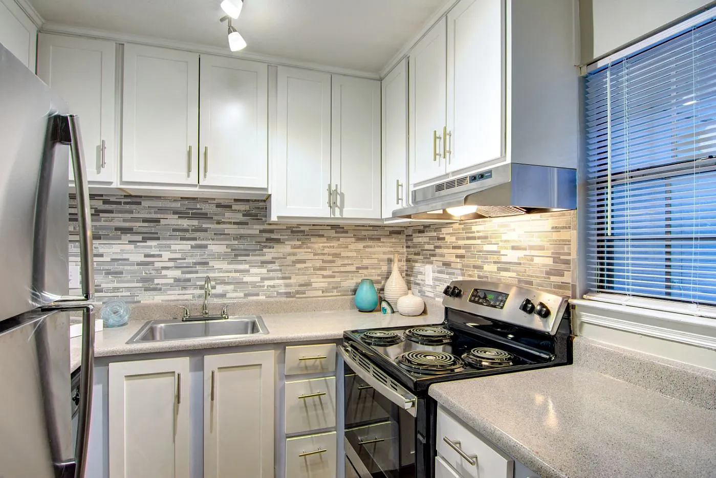 Barrington Hills Apartments — Photo 4