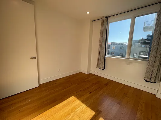 Rented by Realty Collective | media 3