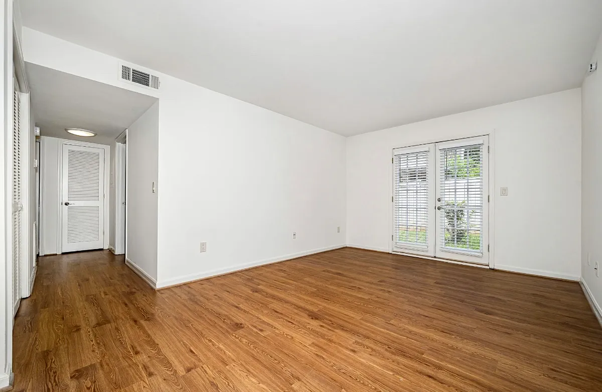 Building Photo - 2118 Acklen Ave #61