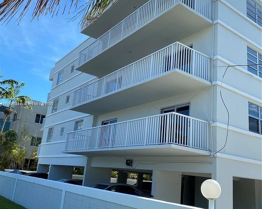 1st image of 3527 NE 168th St APT 204
