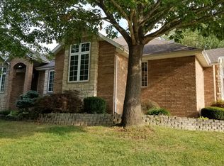 1032 W Valley Way, Springfield, MO 65810