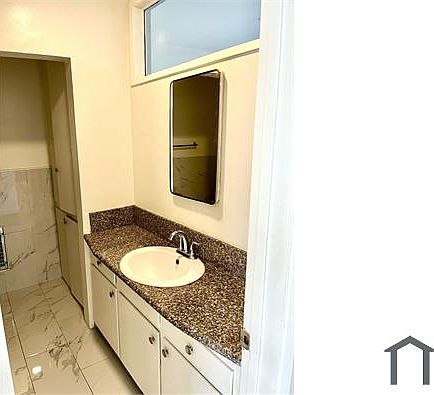 5th image of 15477 Moorpark St APT 9