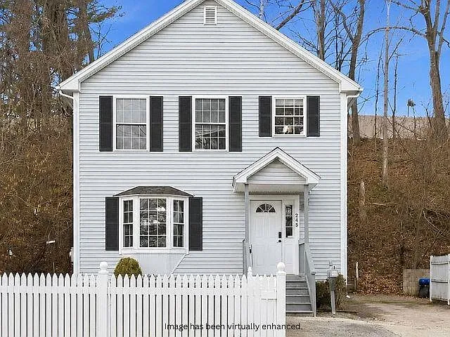 254 Front St — Photo 2
