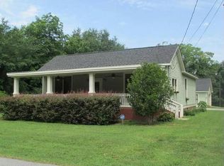 499 Hickory Dr, Social Circle, GA 30025