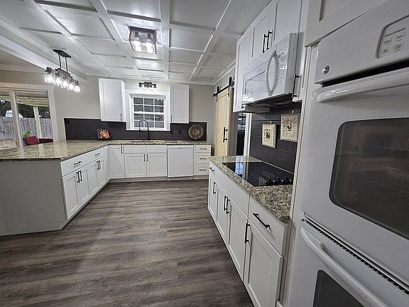2nd image of 712 2nd Ave