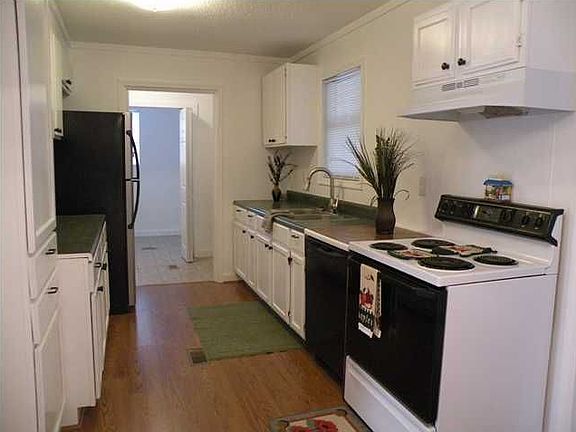 4th image of 135 Palmetto Ave